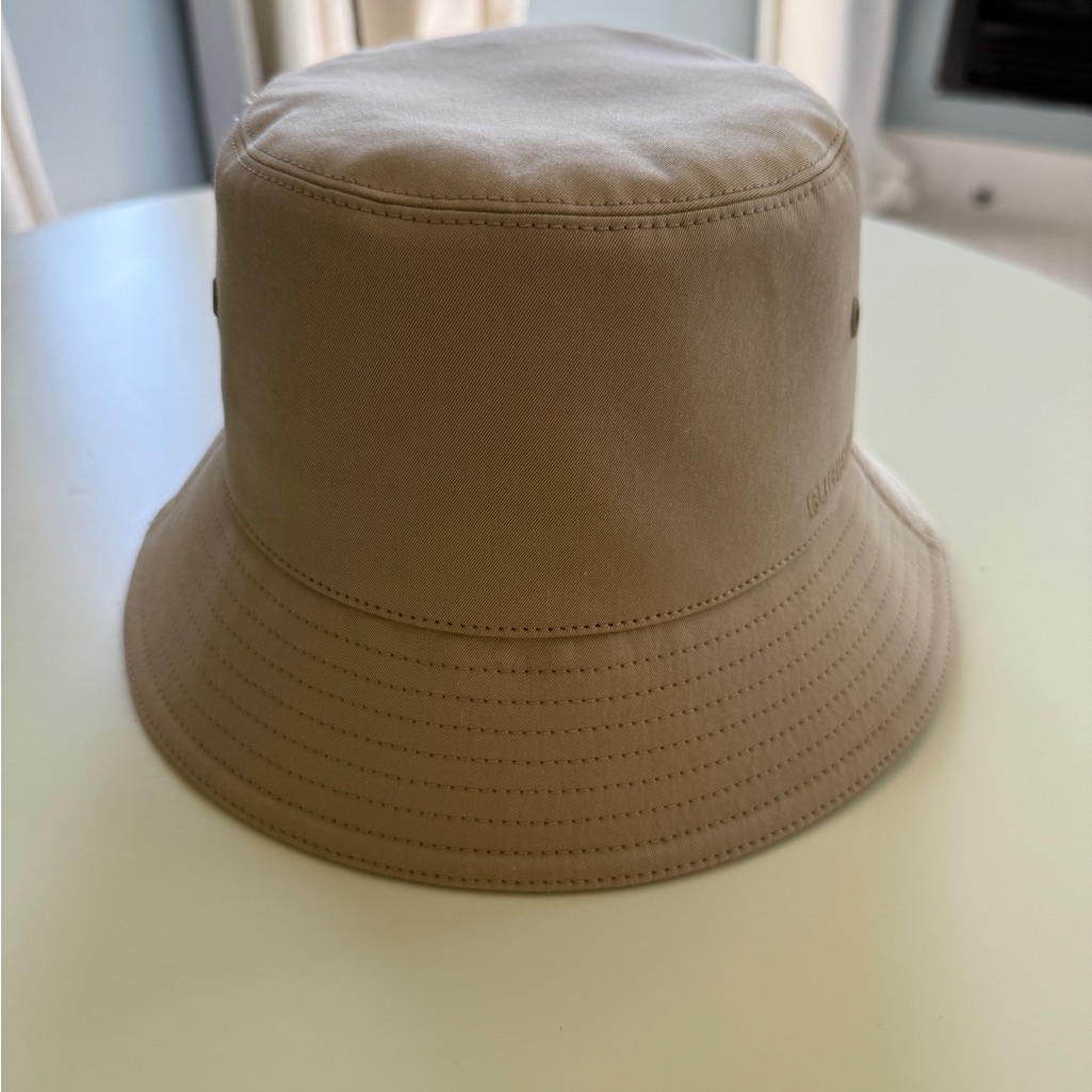 Burberry Beige Bucket Hat With Check Lining